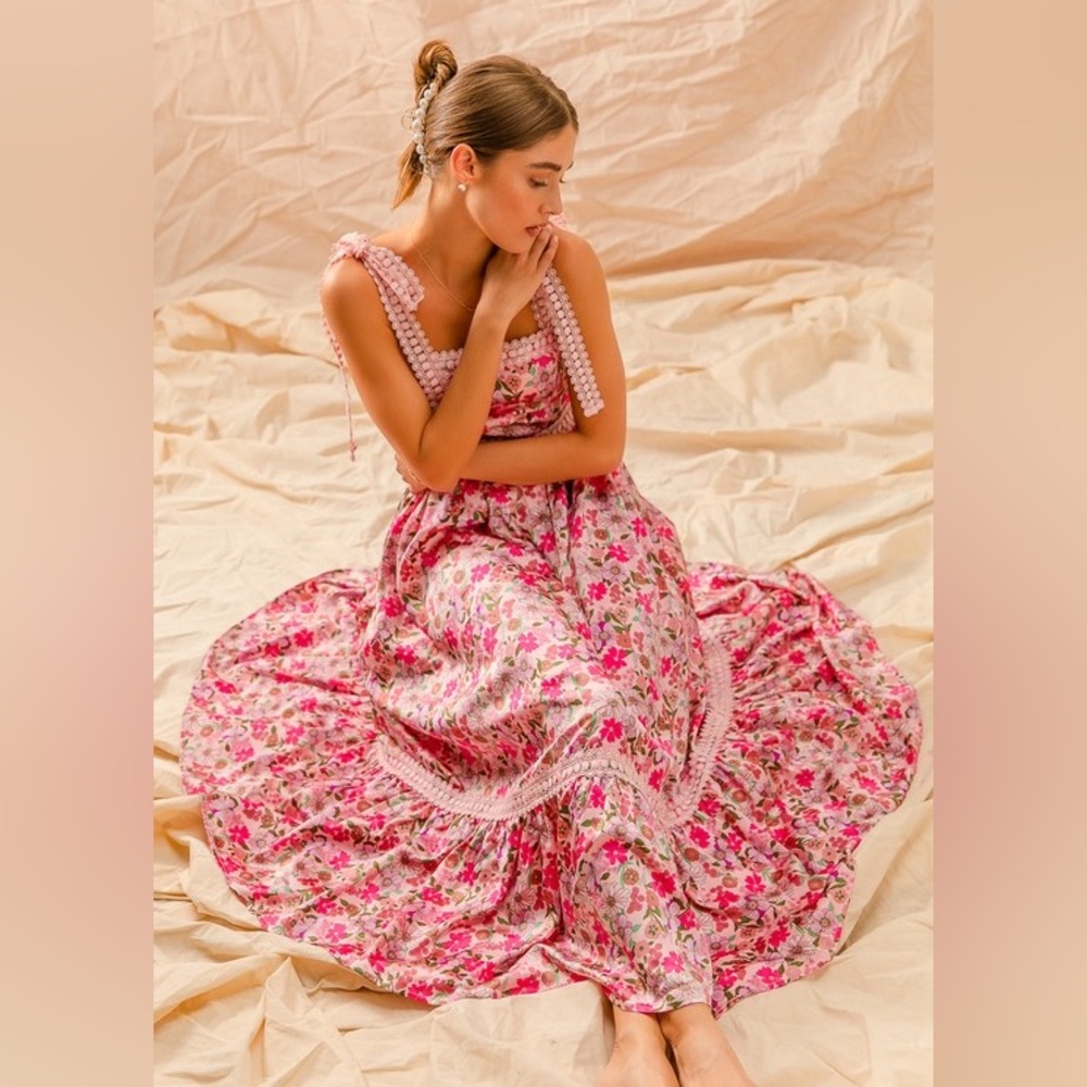 PINK FLORAL MAXI DRESS WITH RIBBON TIE LACE
STRAP